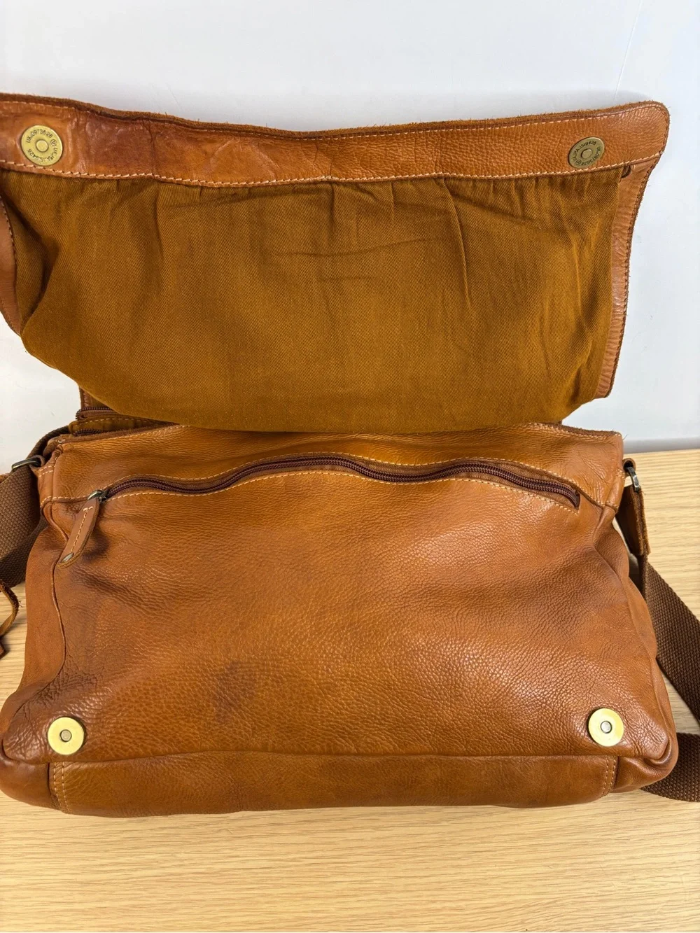 Marta Ponti Oslo Cognac Leather Messanger Shoulder Bag LIKE NEW!